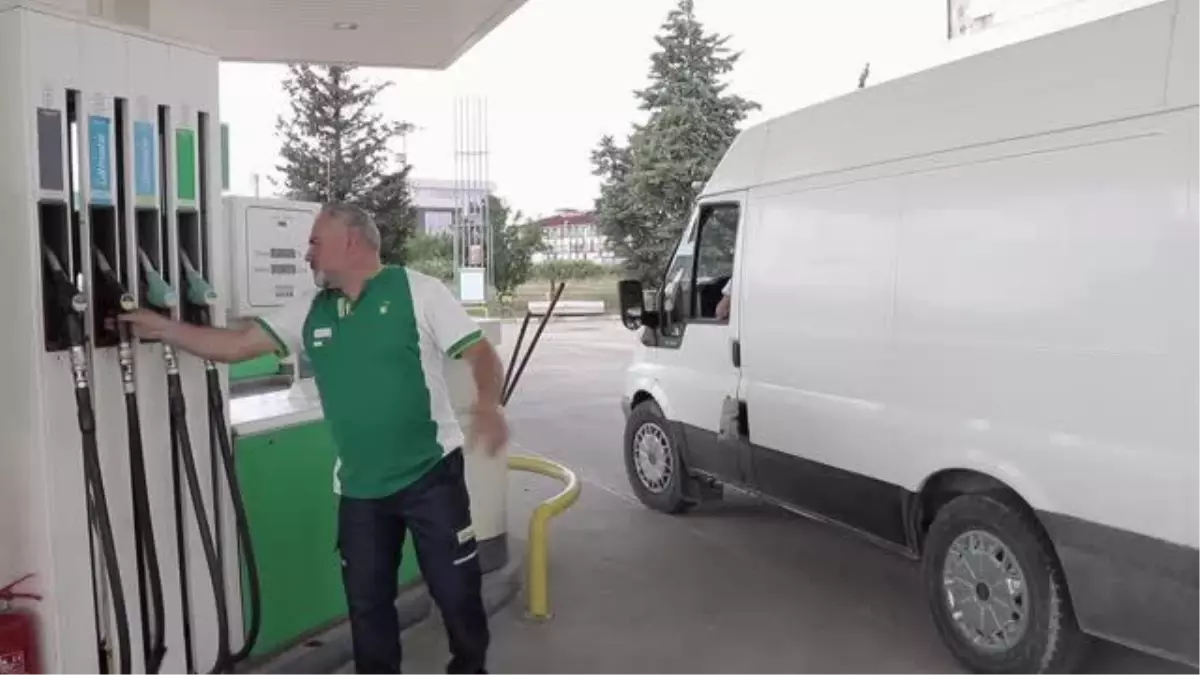 Akaryakıt istasyonunun fotoğraf sevdalısı çalışanı Edirne\'nin el sanatlarını geleceğe taşıyor