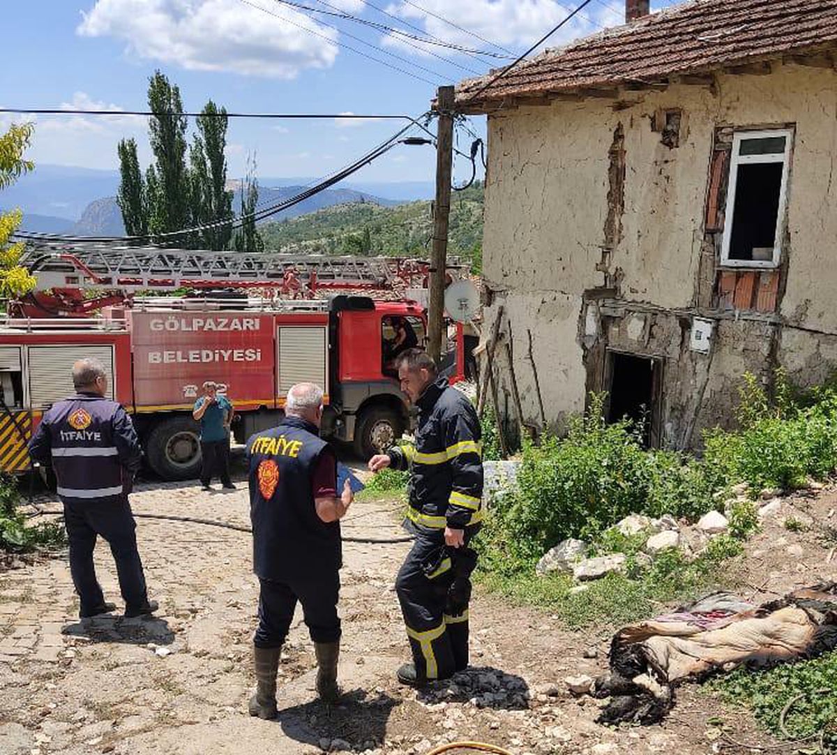 Son dakika 3. sayfa: Büyük Belen köyünde ev yangını