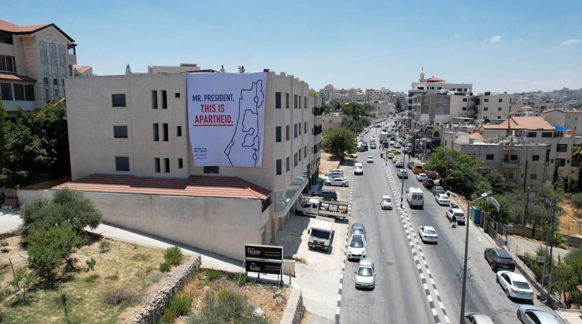 İsrailli STK\'dan ABD Başkanı Biden\'ın geçeceği güzergahta "İsrail apartheid rejimi" protestosu