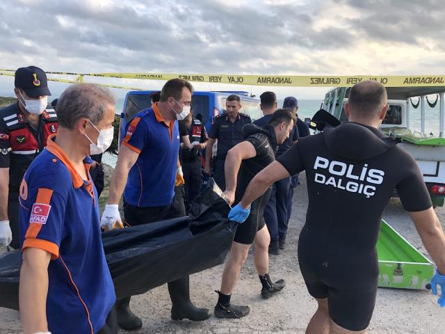 Kastamonu'da selde kaybolan Recep'in cansız bedeni Sinop'ta bulundu! Hacdaki ailesi dönünce toprağa verilecek Kastamonu'da selde kaybolan Recep'in cansız bedeni Sinop'ta bulundu! Hacdaki ailesi dönünce toprağa verilecek