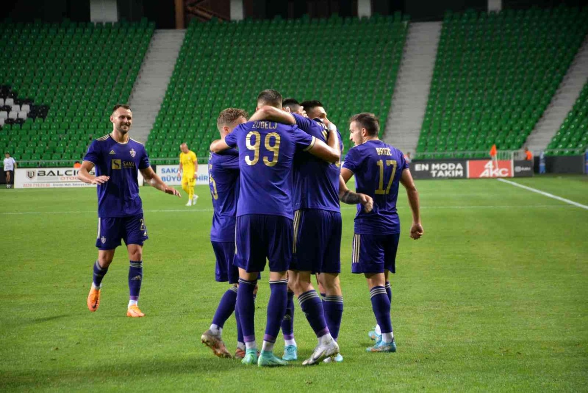 Maribor, Shakhtyor Soligorsk\'u 2 golle geçti