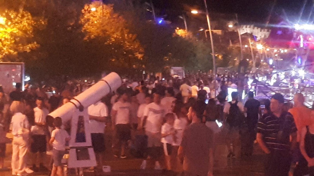 Marmaris\'te bayram kalabalığı sokaklara taştı