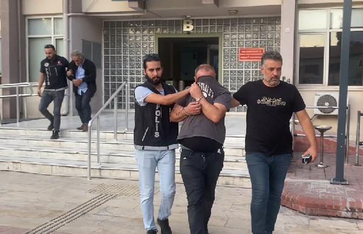 Son dakika haberleri... Otobüste 1 kilo uyuşturucu ele geçirilmesiyle ilgili soruşturmada 3 kişi tutuklandı