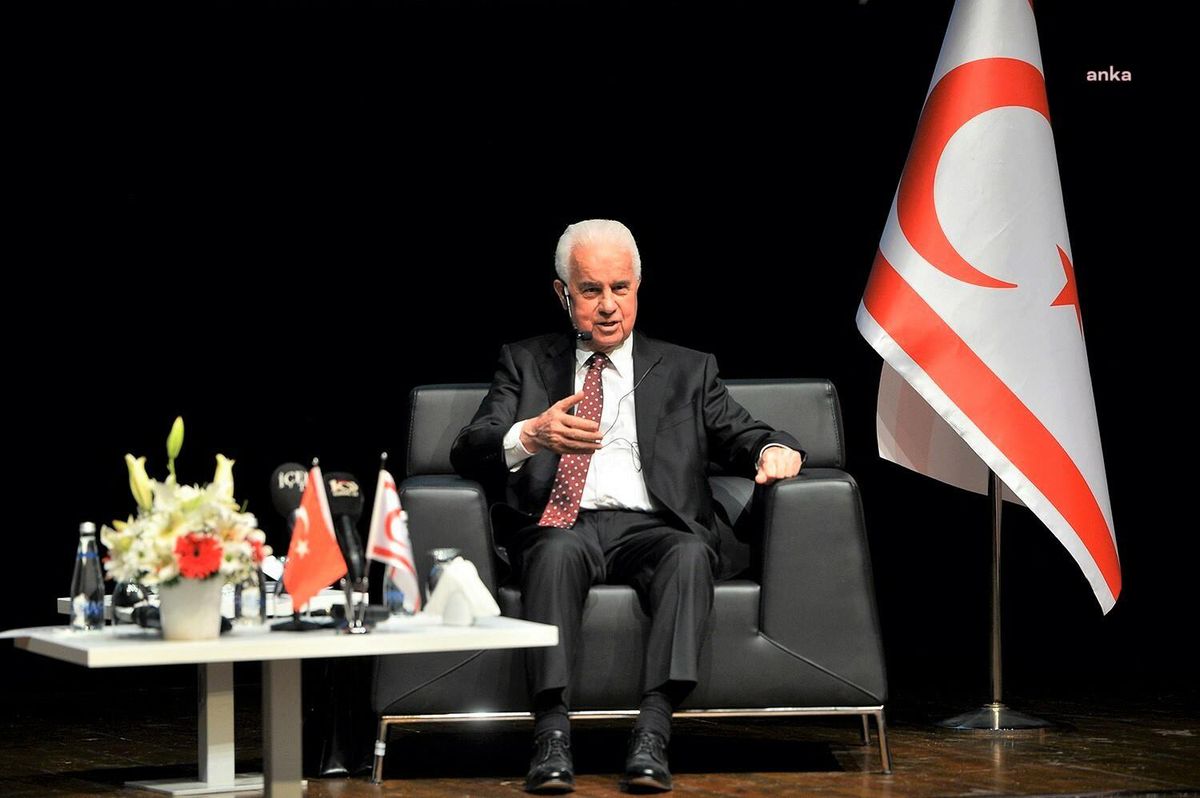 Şah Damarı Daralan Eski KKTC Cumhurbaşkanı Derviş Eroğlu Ameliyat Oldu