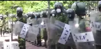 Sri Lanka'da protestocular Başbakanlık binasını bastı