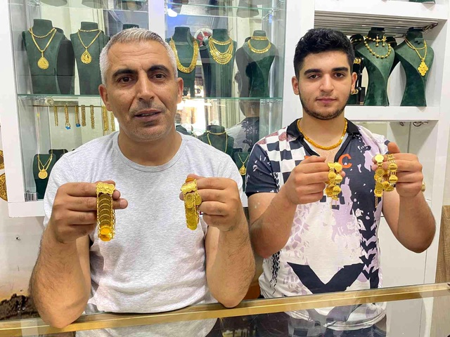 Diyarbakır'da su bahanesiyle kuyumcuyu oyaladı, 55 bin TL'lik bilekliği çaldı