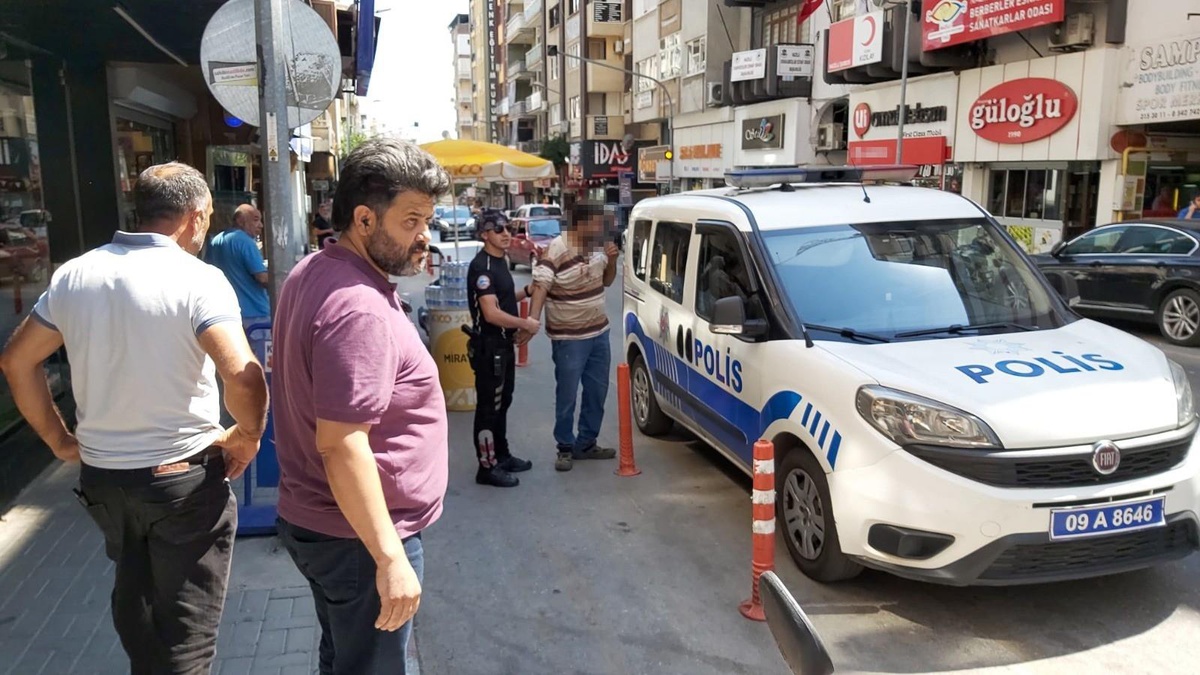 Son dakika haber... Taciz ettiği kadının yakınları tarafından darp edilen şahsı linçten polis kurtardı