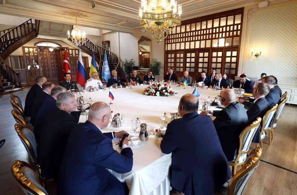 Son dakika haber | Ukrayna limanlarında bekleyen tahıl ve gıda maddelerinin deniz yoluyla sevkine ilişkin Türkiye, Rusya, Ukrayna askeri heyetleri ile BM heyetinin...
