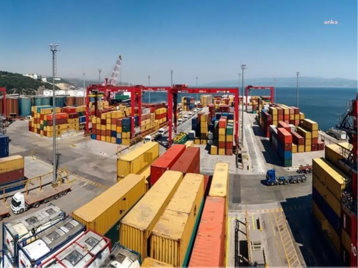 Ticaret Bakanlığı, Tüm Gümrük Müşavirlerinden Güncel 'Temiz Kağıdı' İstedi: 'Hüküm Giymiş Olanların İş Takiplerini Önleyin, Durumu 31 Ağustos'a Kadar...