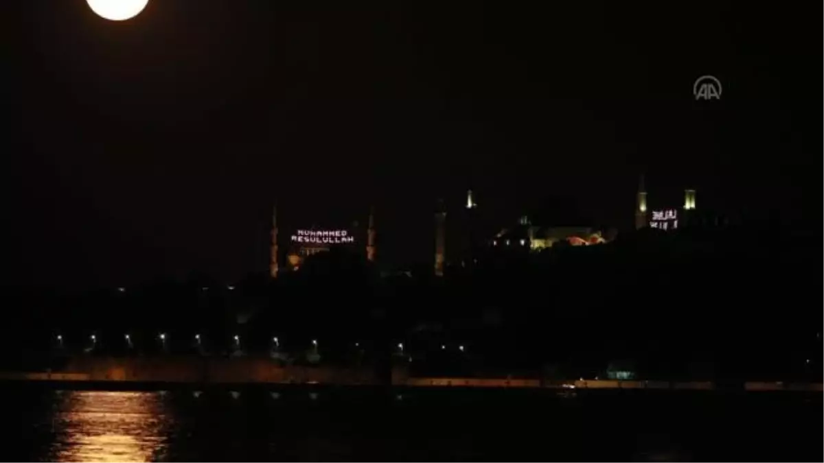 (TIMELAPSE) İstanbul\'da dolunay