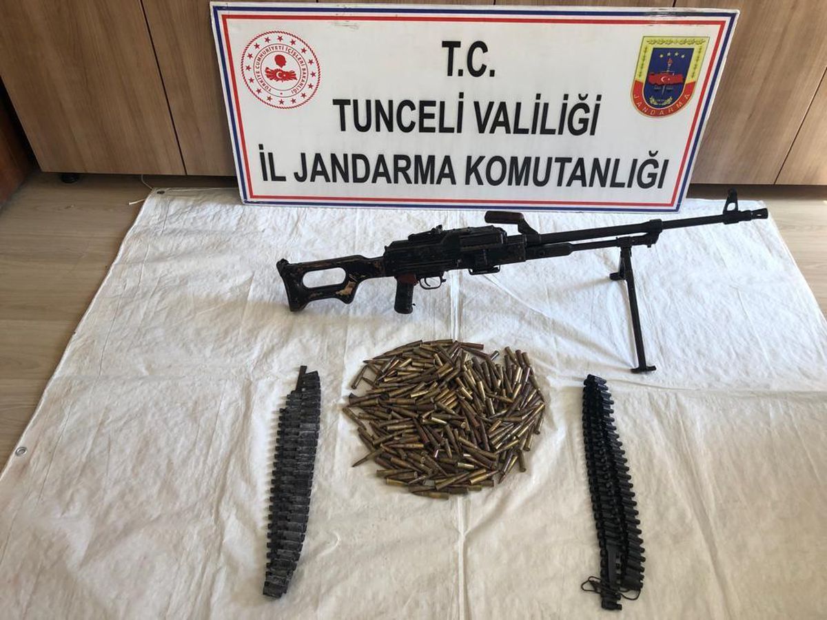 Tunceli\'de teröristlere ait silah ve mühimmat ele geçirildi