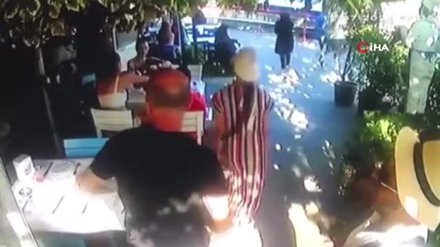 Ünlü şarkıcı Günsu İnce'nin içinde sahne repertuvarı olan çantası çalındı Ünlü şarkıcı Günsu İnce'nin içinde sahne repertuvarı olan çantası çalındı