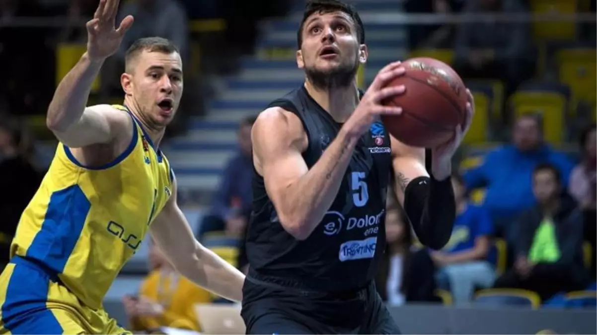 İtalyan basketbolcu Alessandro Gentile balkondan aşağı düştü! Bilincini kaybetti