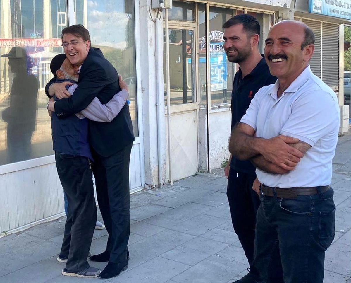 Yaşlı vatandaşın Erdoğan sevgisi: 'Ben onu bunu bilmem, oyum Tayyip'in'