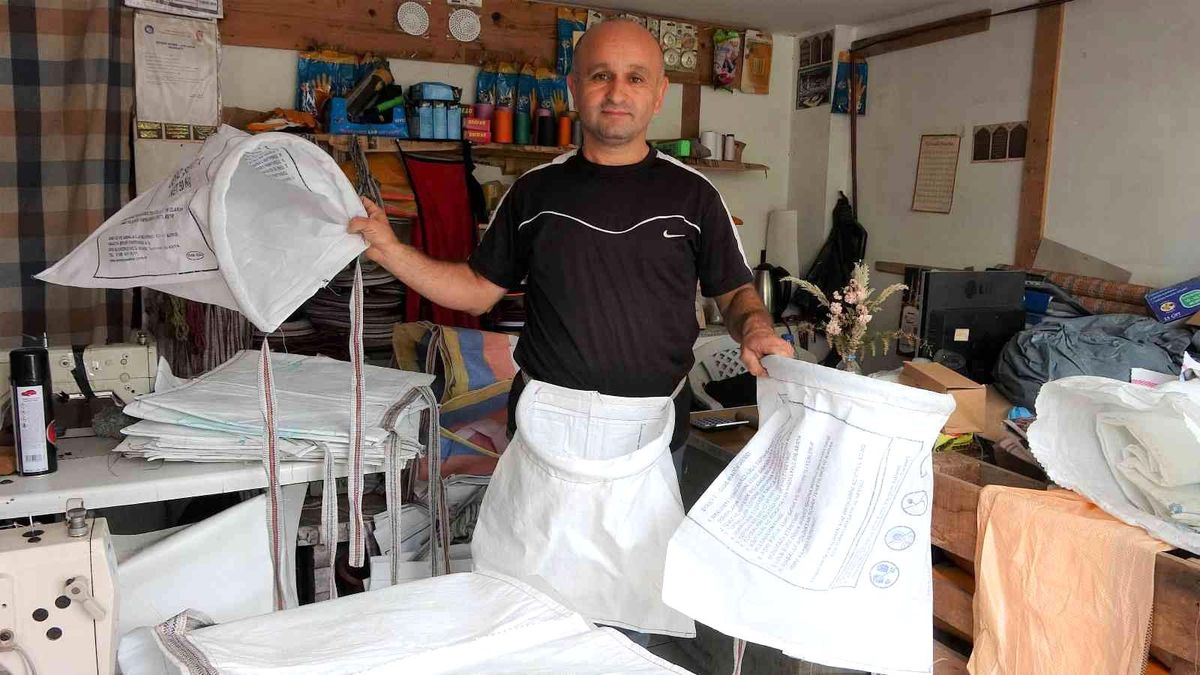 Atık şeker çuvallarını 'fındık sepetine' dönüştürüyor