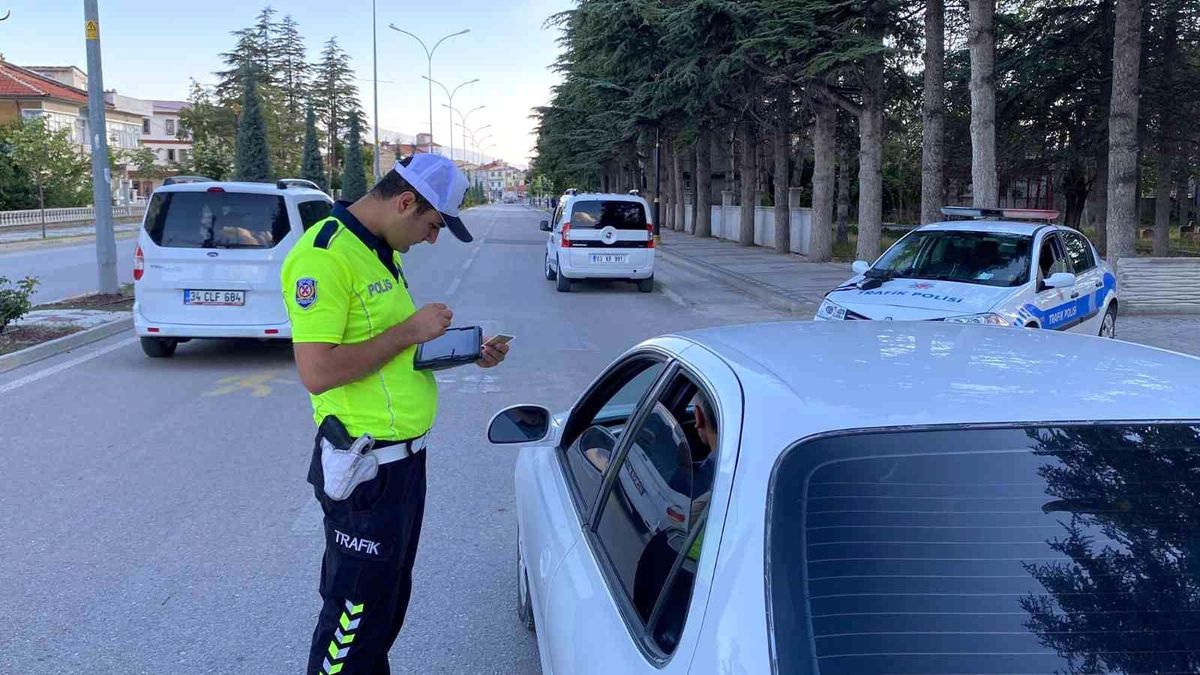 Bolvadin polisinden trafik denetimi