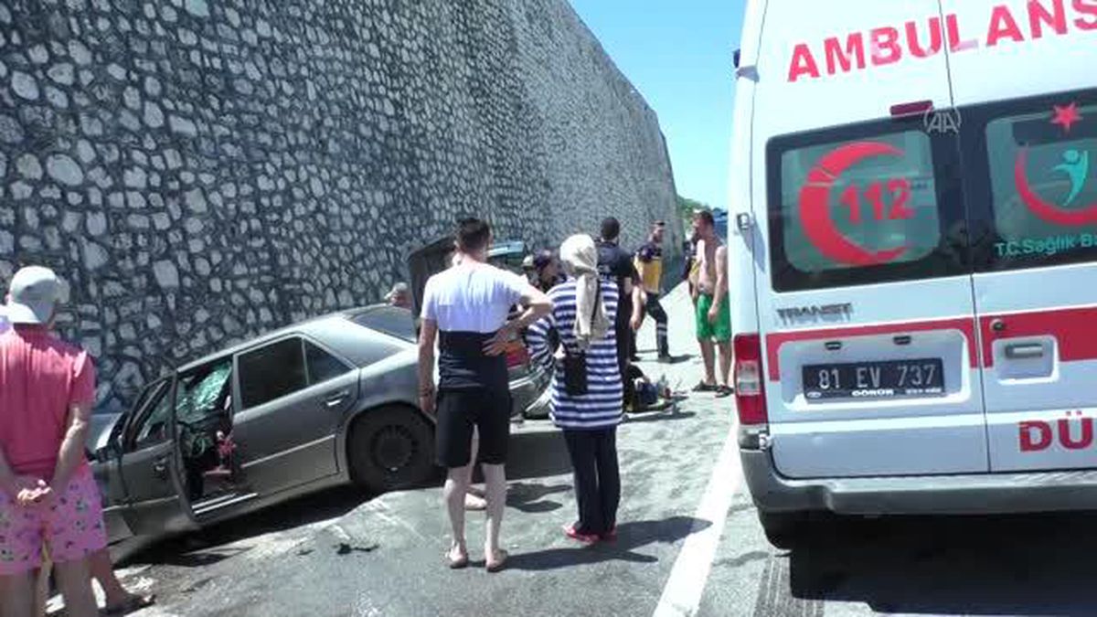 Son dakika gündem: Çarpışan iki otomobildeki 1 kişi öldü, 6 kişi yaralandı