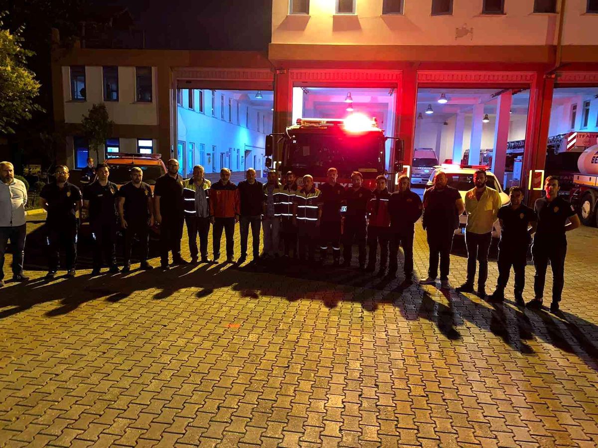 Datça\'daki orman yangınını söndürme çalışmalarına Kocaeli itfaiyesinden destek