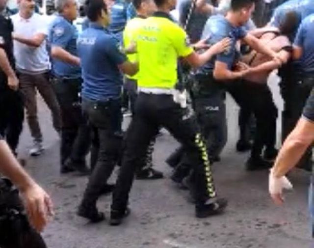 Emniyetten 'Suriyeliler polise saldırmadı' açıklaması Emniyetten 'Suriyeliler polise saldırmadı' açıklaması
