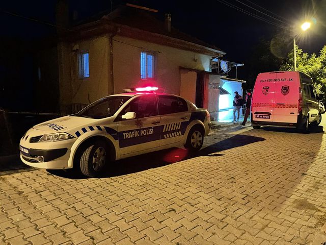 Karısını döverek öldüren koca, bodrum katta kendini asarak intihar etti Karısını döverek öldüren koca, bodrum katta kendini asarak intihar etti