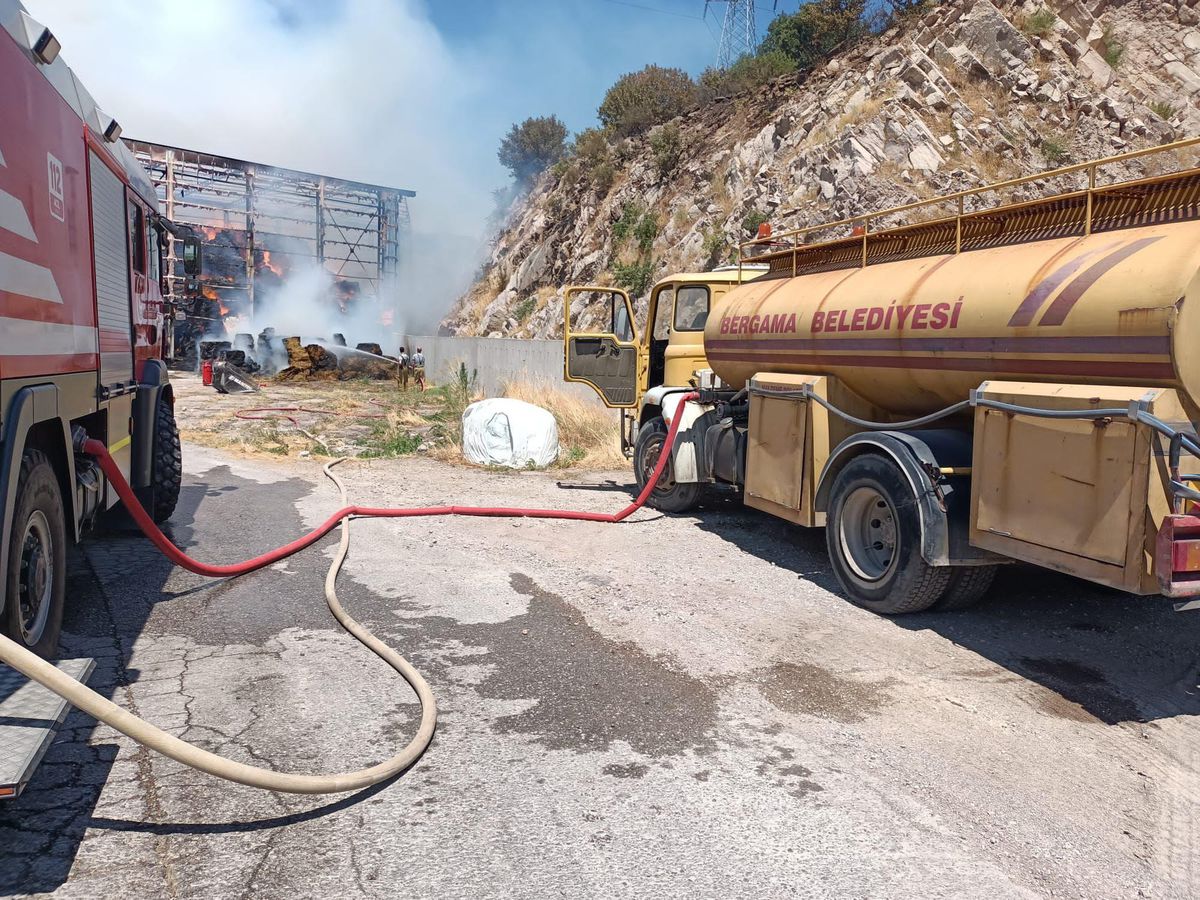 İzmir\'de süt tesisi ve çevresindeki yangın kontrol altına alındı