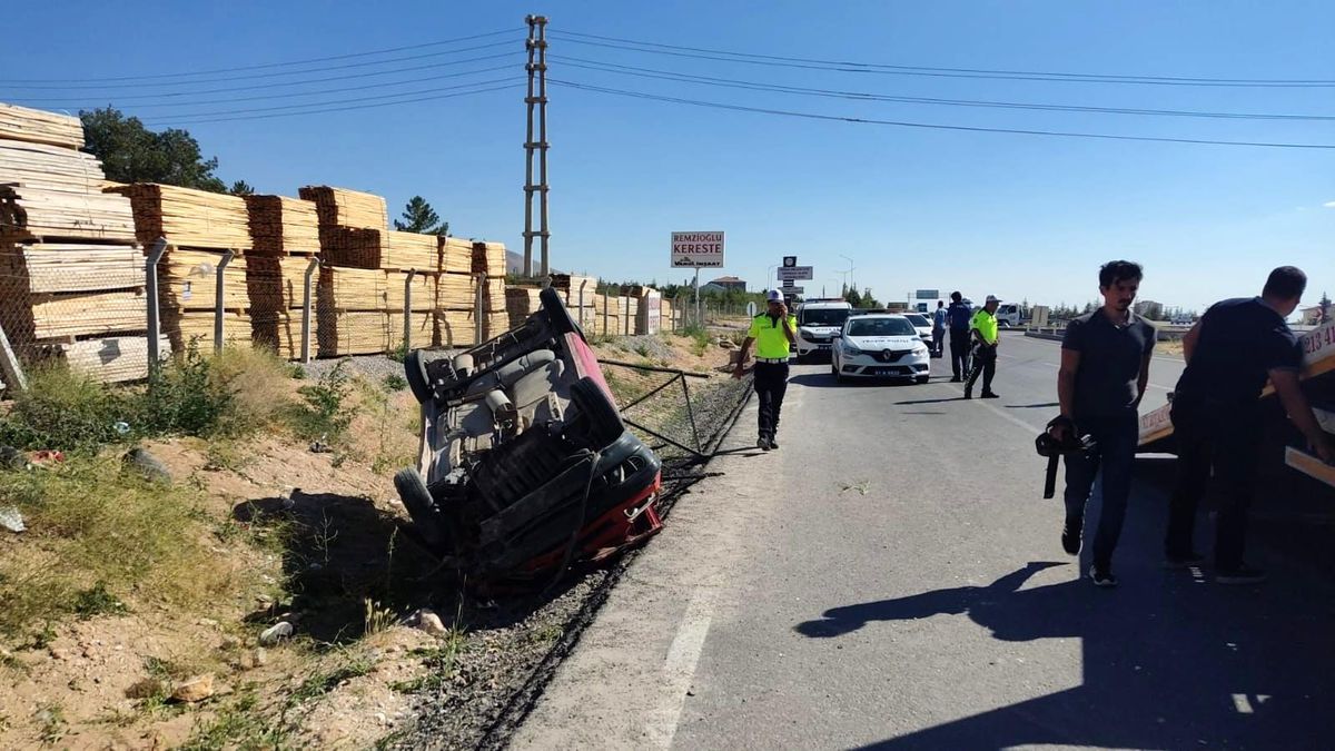 Son dakika haberi... Kamyonet takla attı: 8 yaralı