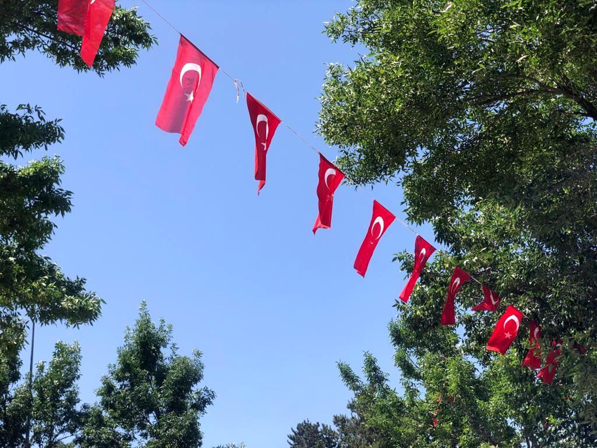 Kars\'ta caddeler Türk Bayrağı ile donatıldı