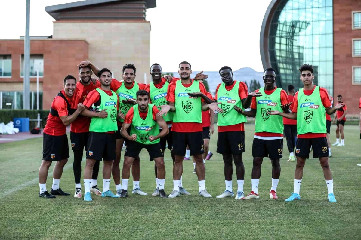 Kayserispor çalışmalarını sürdürüyor