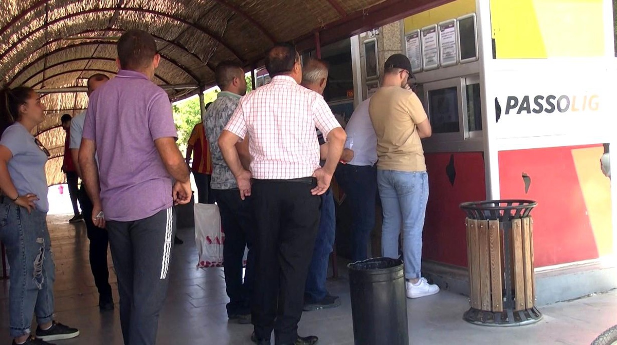 Kayserispor taraftarı, kombine kartlarını alıyor
