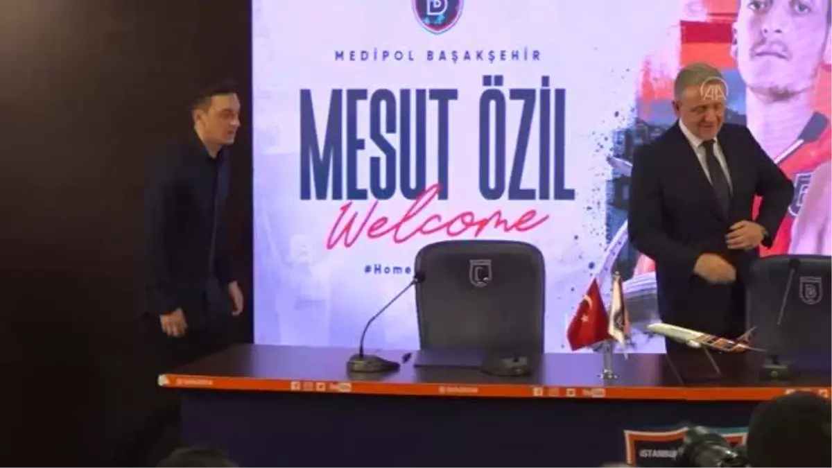 Medipol Başakşehir, Mesut Özil ile sözleşme imzaladı