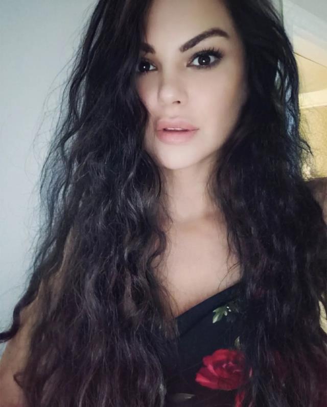 Şarkıcı Nez, cinsel ilişkiye girdiği en sıra dışı yerleri anlattı: Sinema salonu ve özel jetim