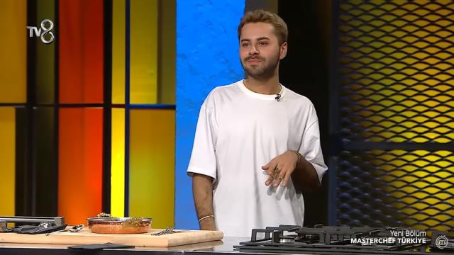 Şef Mehmet Yalçınkaya, MasterChef'te yemeğini beğenmediği yarışmacıya iş teklif etti