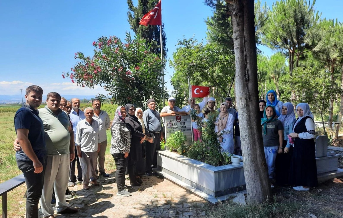 Son dakika: Şehit jandarma er kabri başında dualarla anıldı
