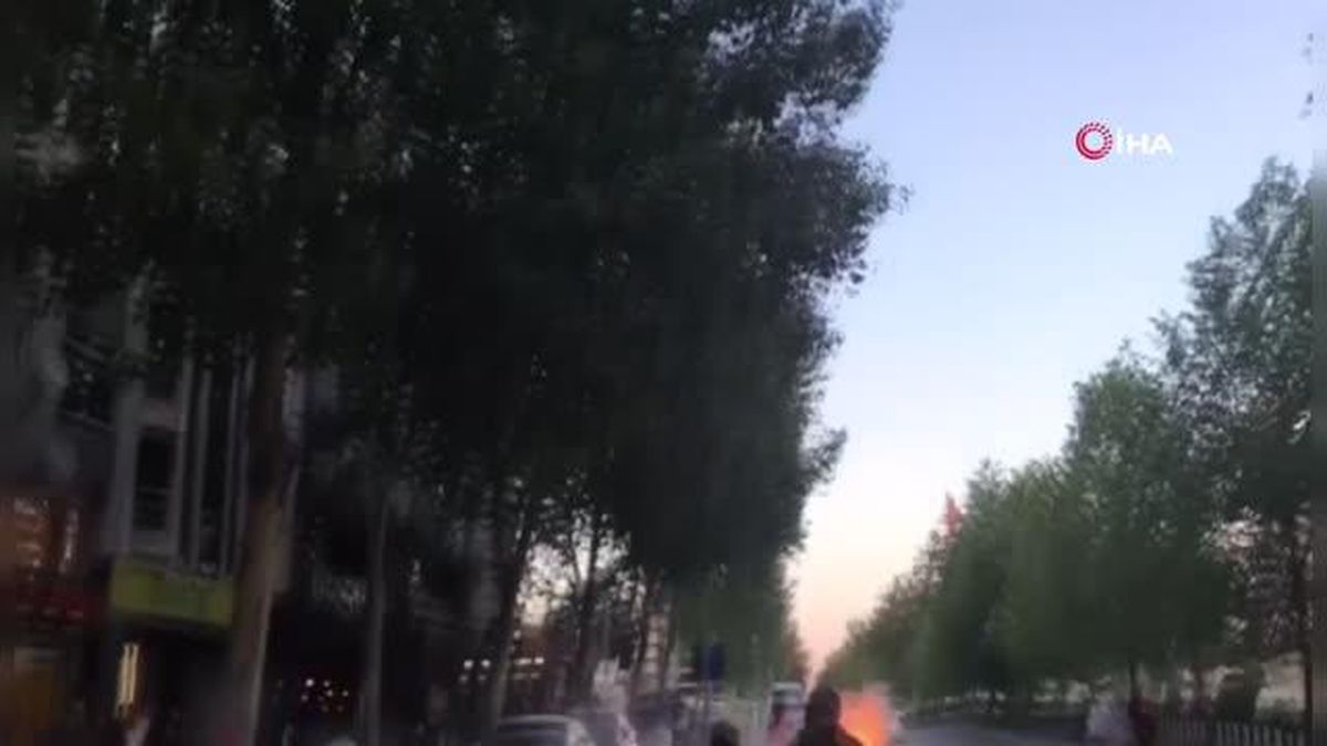 Sultangazi'de aldattığı eşiyle barışmak isteyen adamdan havai fişekli sürpriz