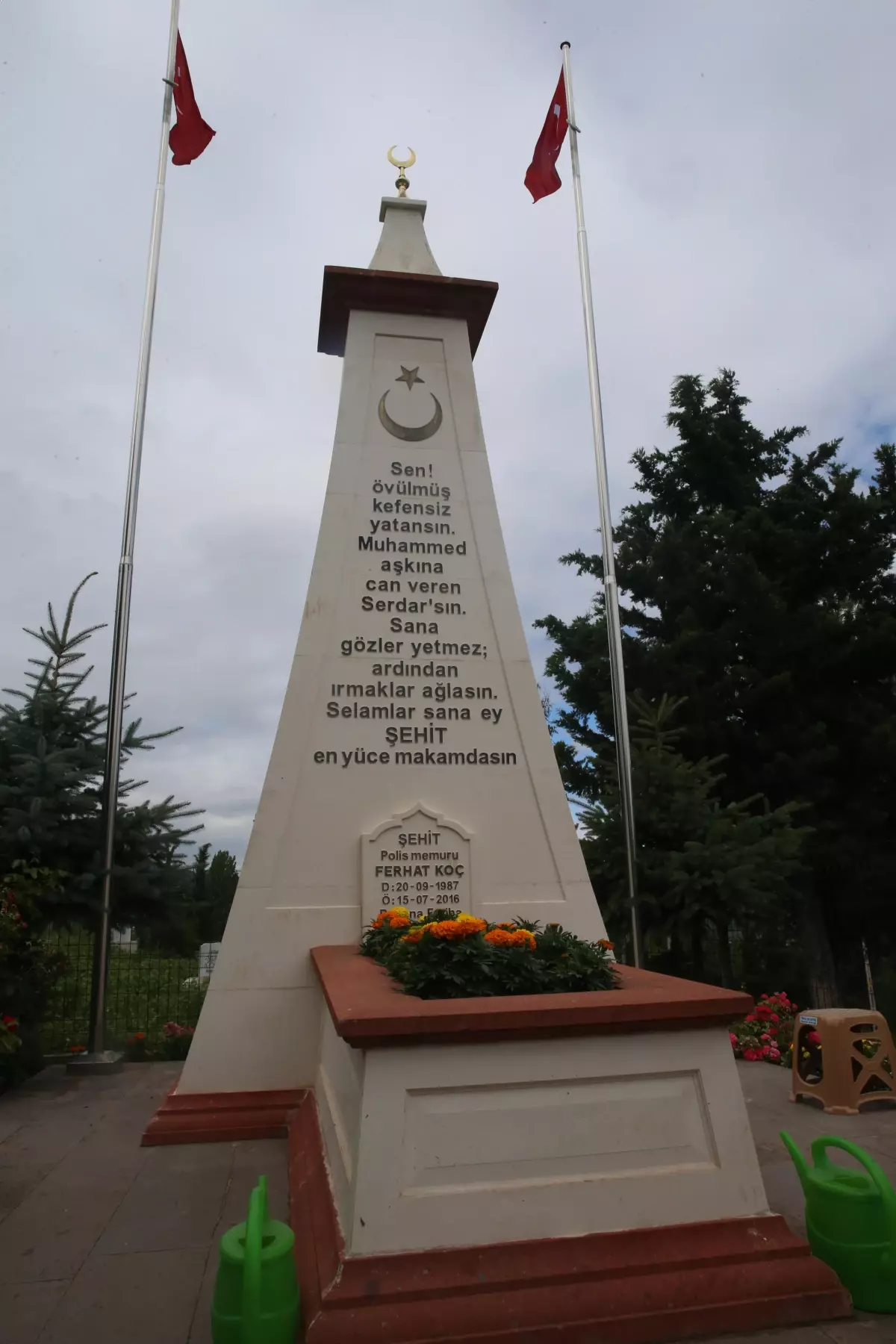 15 Temmuz şehidi Ferhat Koç, Tokat\'taki kabri başında anıldı