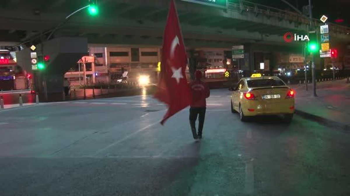 Son dakika haberleri... 15 Temmuz Şehitleri anısına 8 saatlik yürüyüş: 15 Temmuz Şehitler Köprüsüne yürüdü