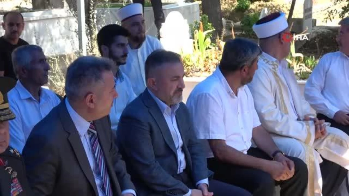Son dakika haber | Adana\'da 15 Temmuz şehitleri mezarları başında anıldı