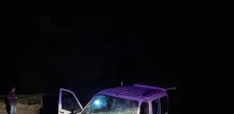 Adana'da hafif ticari araç ile otomobil çarpıştı: 2 ölü, 5 yaralı