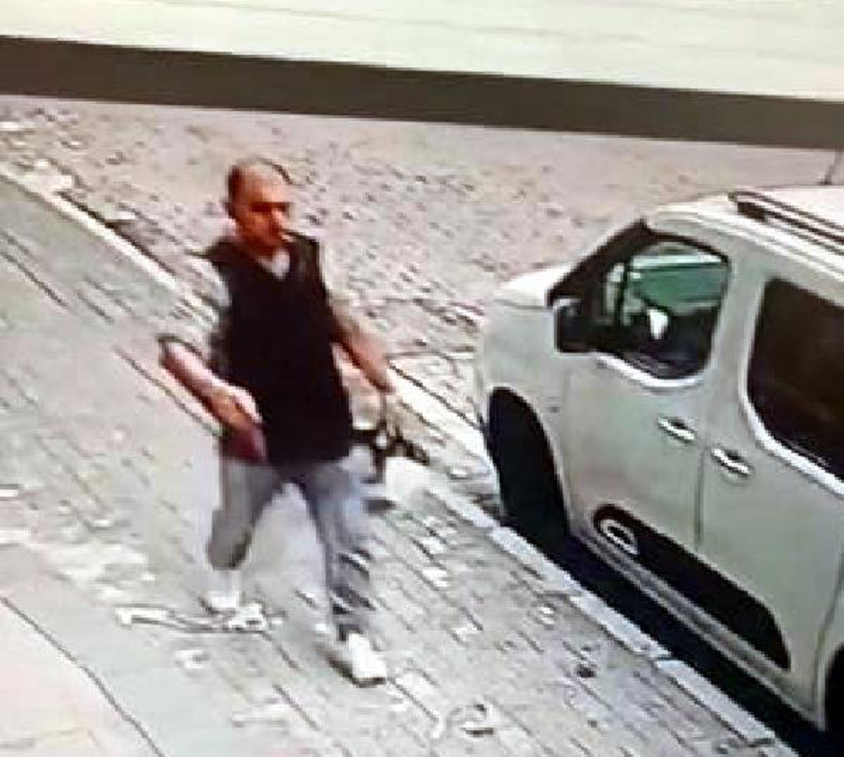 AVCILAR'DA PARK HALİNDEKİ MOTOSİKLETİ ÇALDI