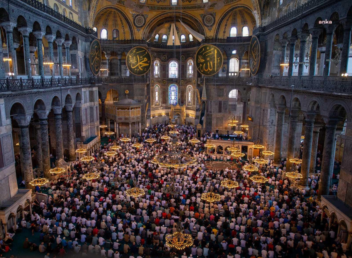 Son dakika haber... Ayasofya Camii\'nde 15 Temmuz Şehitleri İçin Hatim Duası Okundu