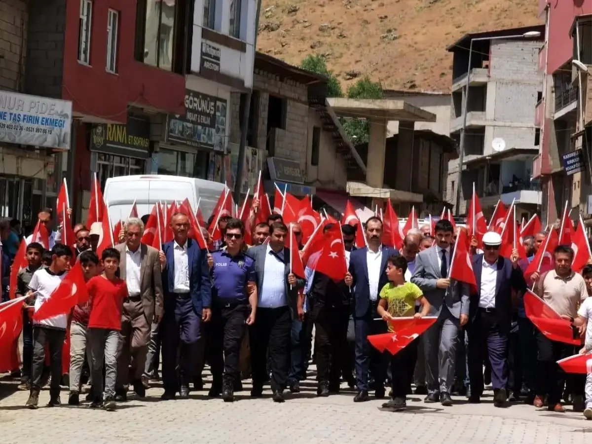 Bahçesaray\'da 15 Temmuz şehitleri için anma töreni düzenlendi