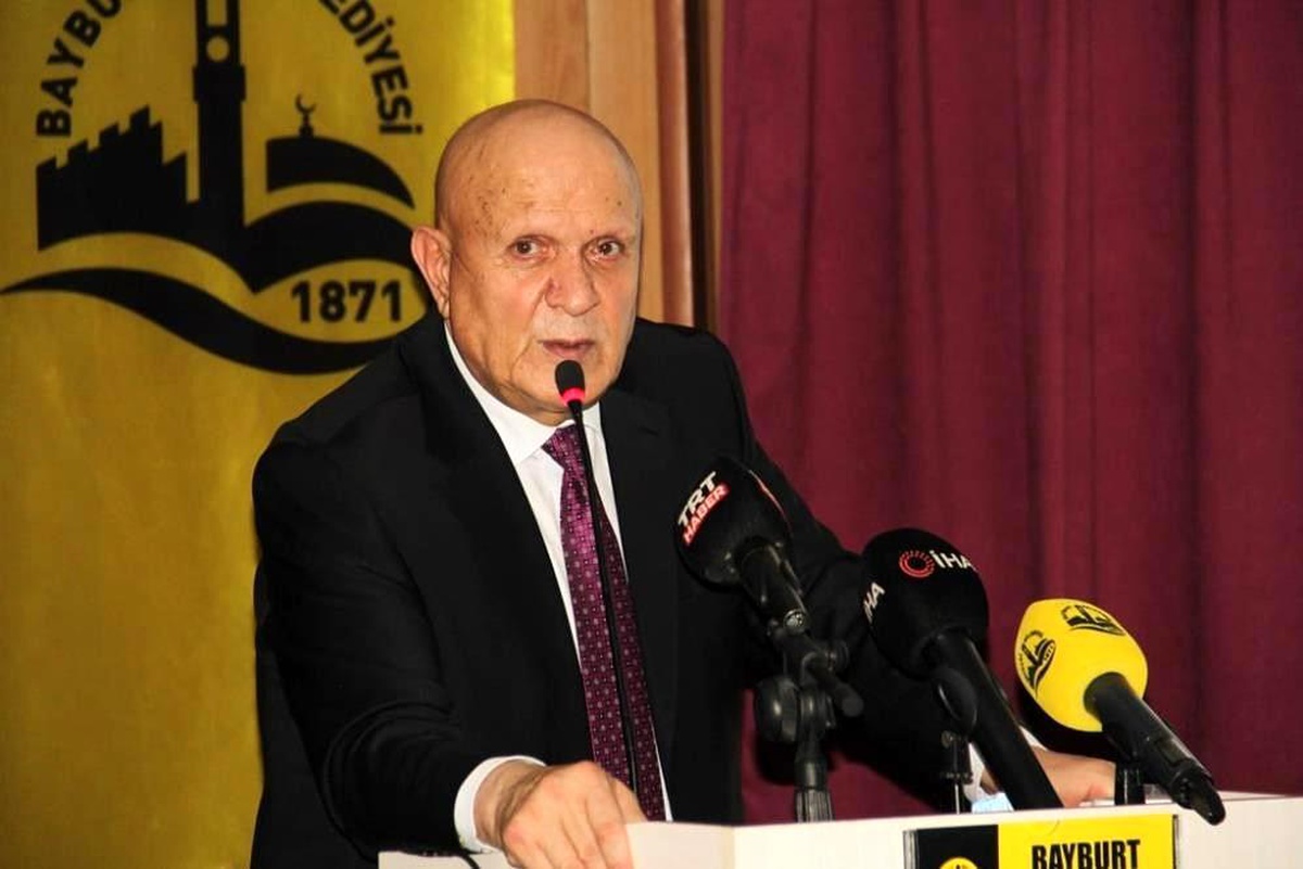 Başkan Pekmezci: "15 Temmuz, milli iradenin vesayete, cesaretin ihanete, milletin hainlere galebe çaldığı, büyük bir demokrasi mücadelesinin adıdır"