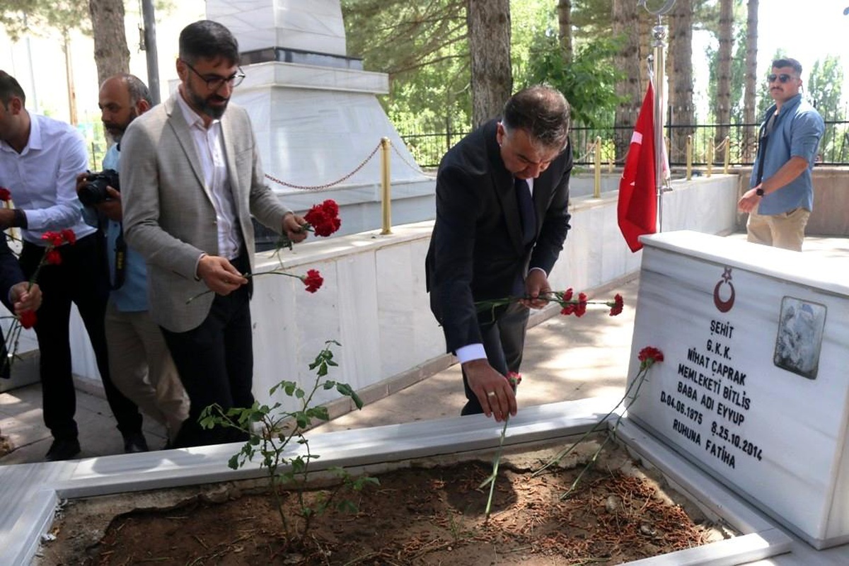 Son dakika... Bitlis\'te 15 Temmuz şehitleri için anma töreni düzenlendi