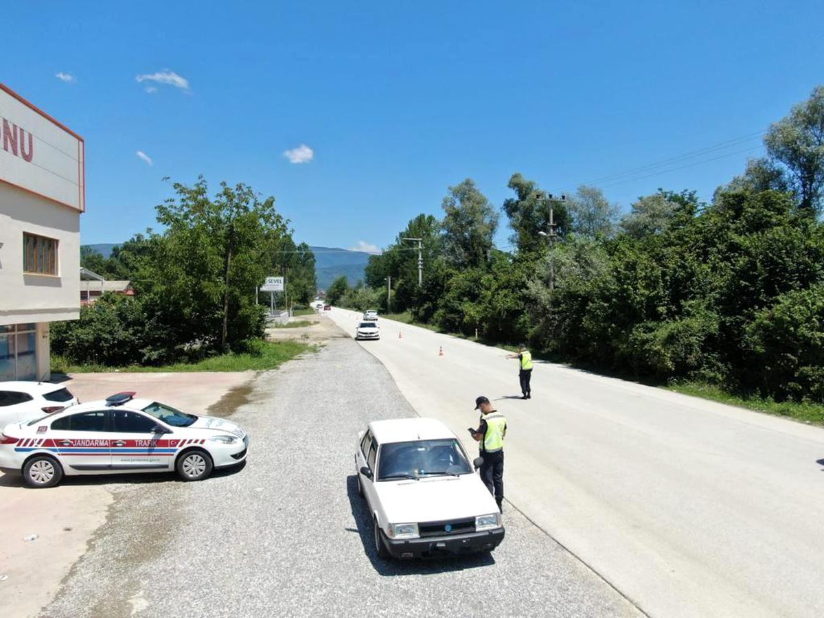 Düzce\'de dron destekli trafik denetimi yapıldı