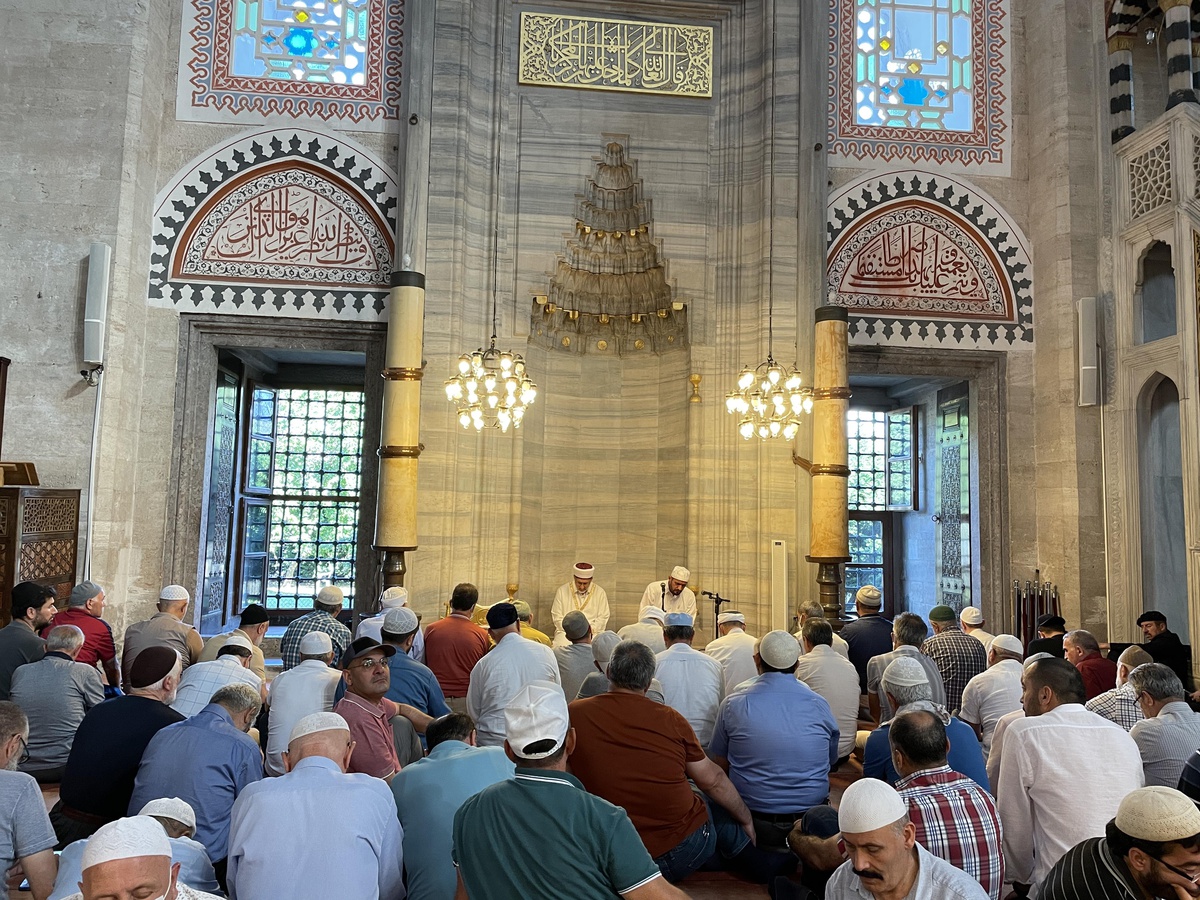 Fatih\'teki Şehzadebaşı Camisi\'nde 15 Temmuz şehitleri için dua edildi