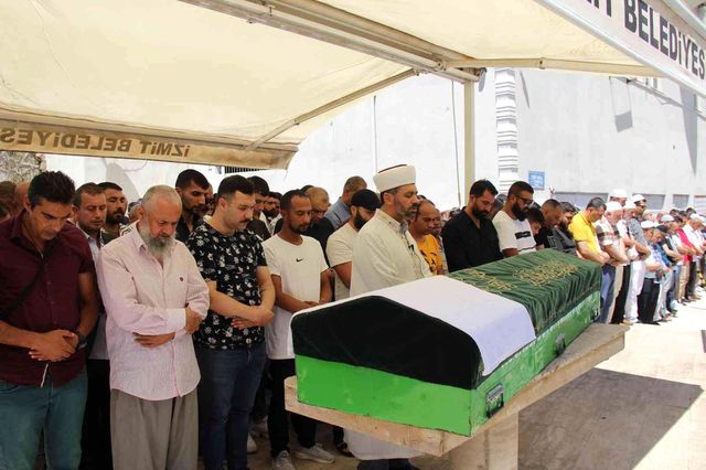 Feci kazada ölen gencin paylaşımı yürekleri sızlattı fotoğrafının üzerine, 'ölümün takvimi yok' yazdı Feci kazada ölen gencin paylaşımı yürekleri sızlattı fotoğrafının üzerine, 'ölümün takvimi yok' yazdı