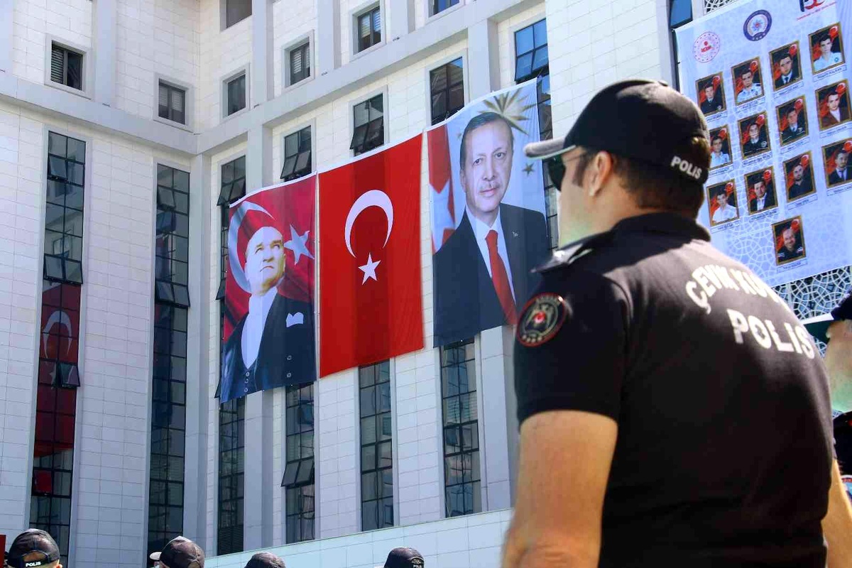 Son dakika haberi: Hain darbe girişiminin 6\'ncı senesinde şehitler Ankara İl Emniyet Müdürlüğü\'nde anıldı