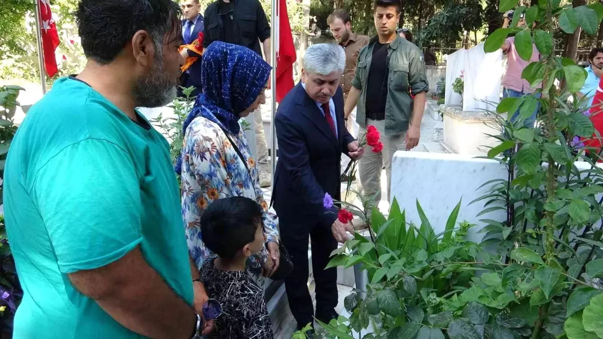 Hatay\'da 15 Temmuz dolayısıyla şehitlik ziyaret edildi