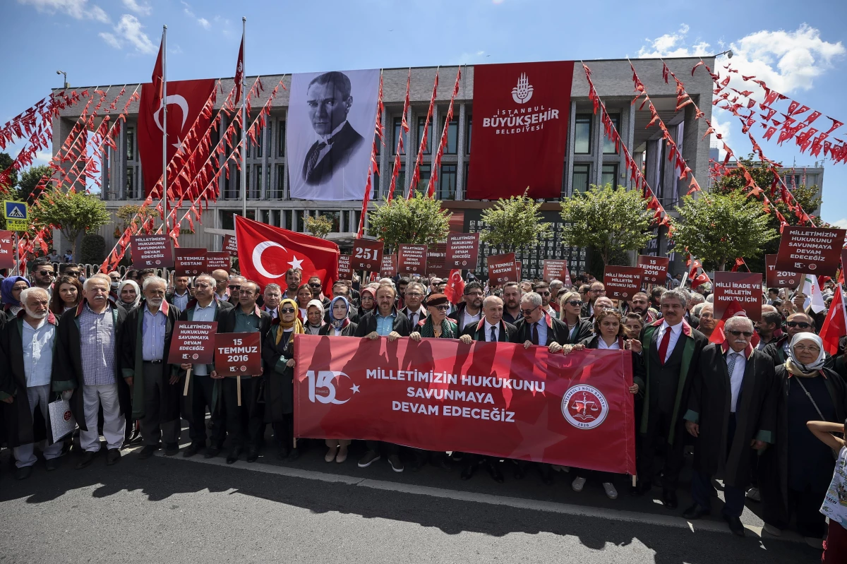 İstanbul 2 Nolu Barosunca "Darbelere Hayır" yürüyüşü yapıldı