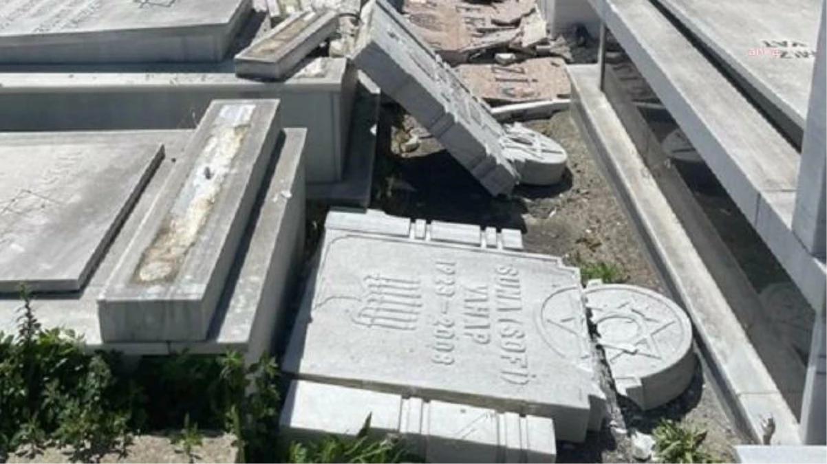 Hasköy Yahudi Mezarlığı\'nda mezar taşlarını kırdılar -3